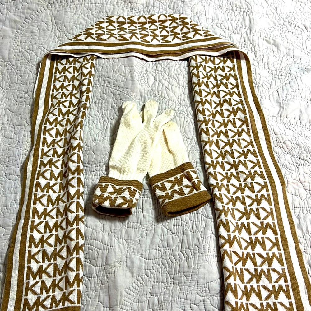 Gloves and scarf Winterset